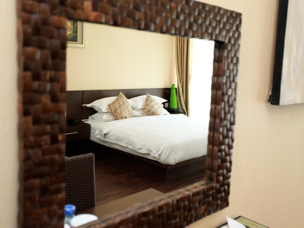 Devata Suites And Residence Legian Szoba fotó